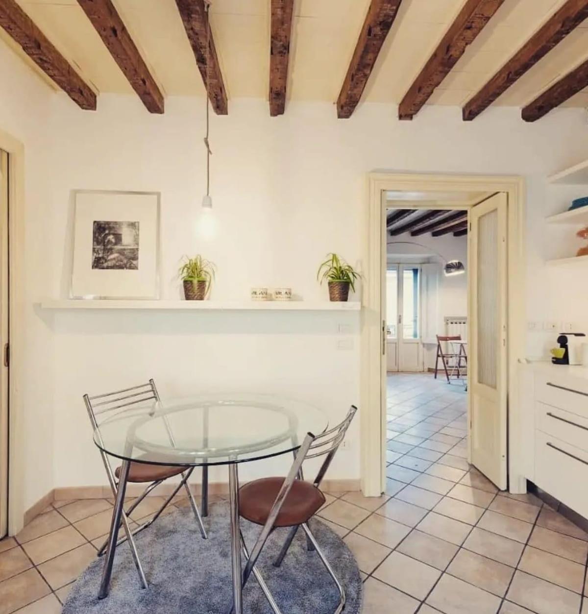 Elegant Naviglio Cool Area Large 5 Pax With Elevator Apartment
